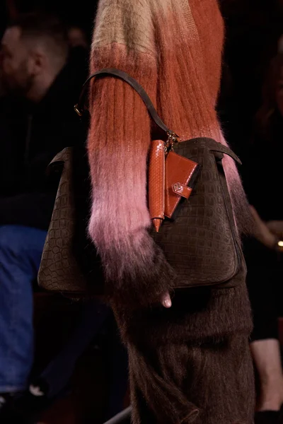 Look 63